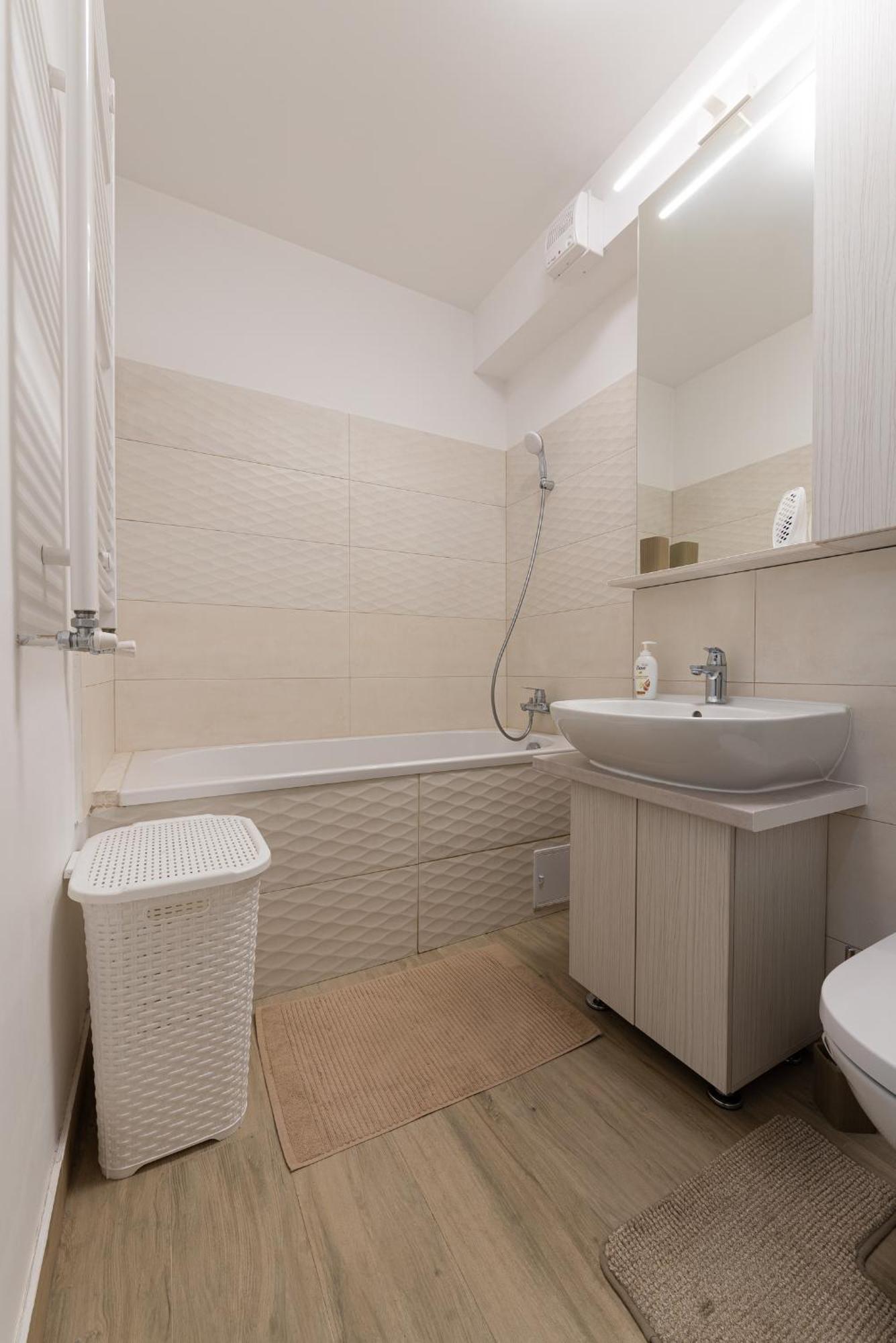 Ines - Modern 2Br Apartment With Garden Views Bucarest Esterno foto