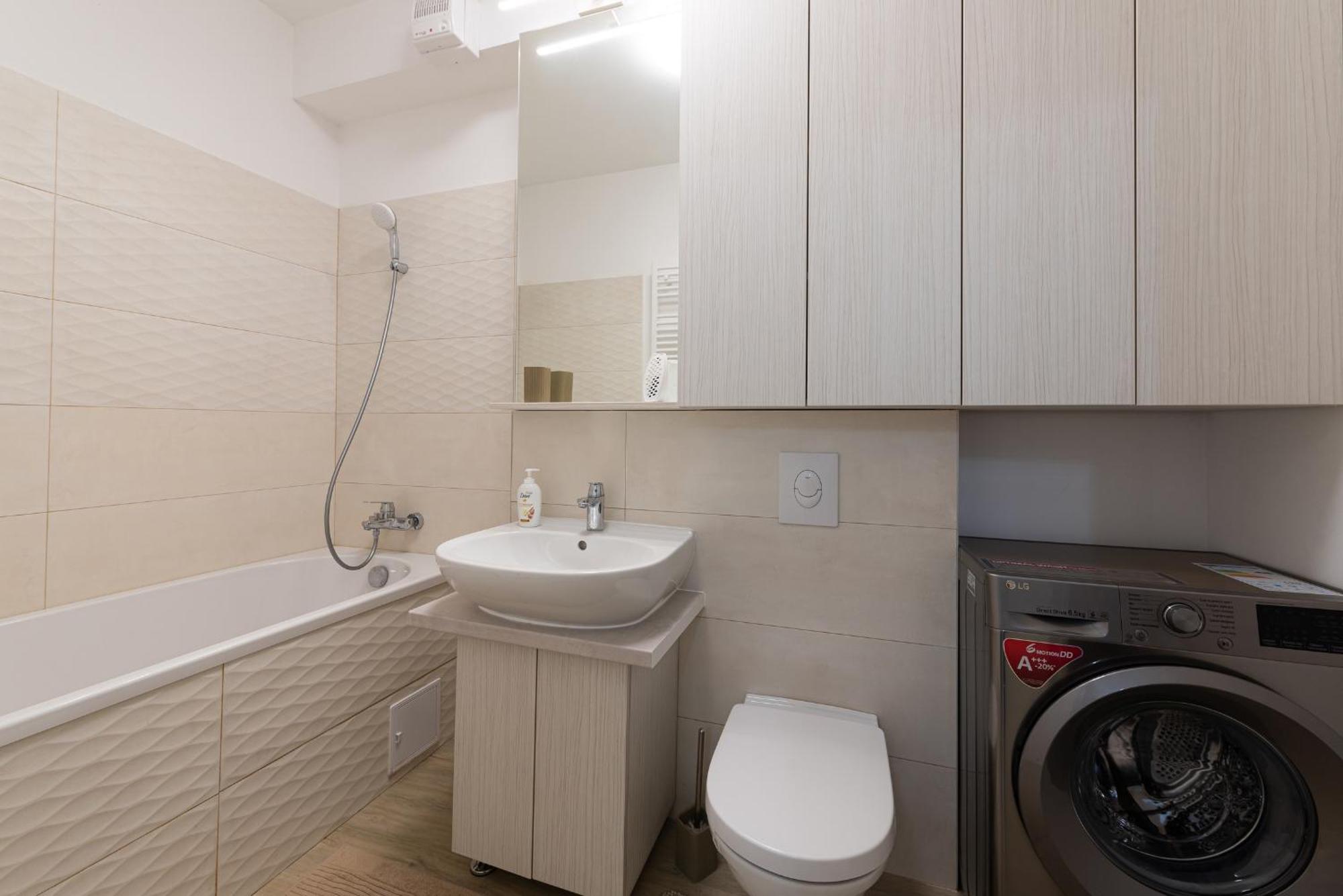 Ines - Modern 2Br Apartment With Garden Views Bucarest Esterno foto