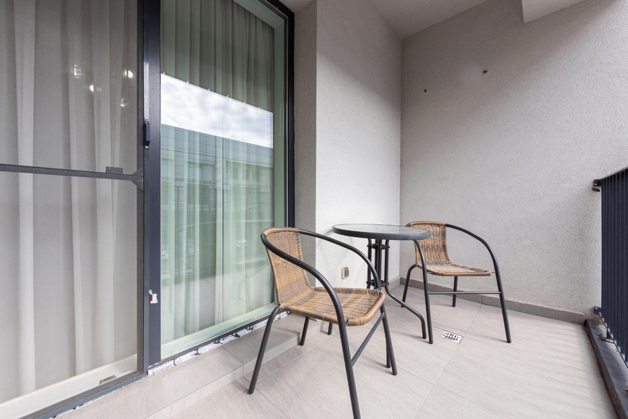 Ines - Modern 2Br Apartment With Garden Views Bucarest Esterno foto
